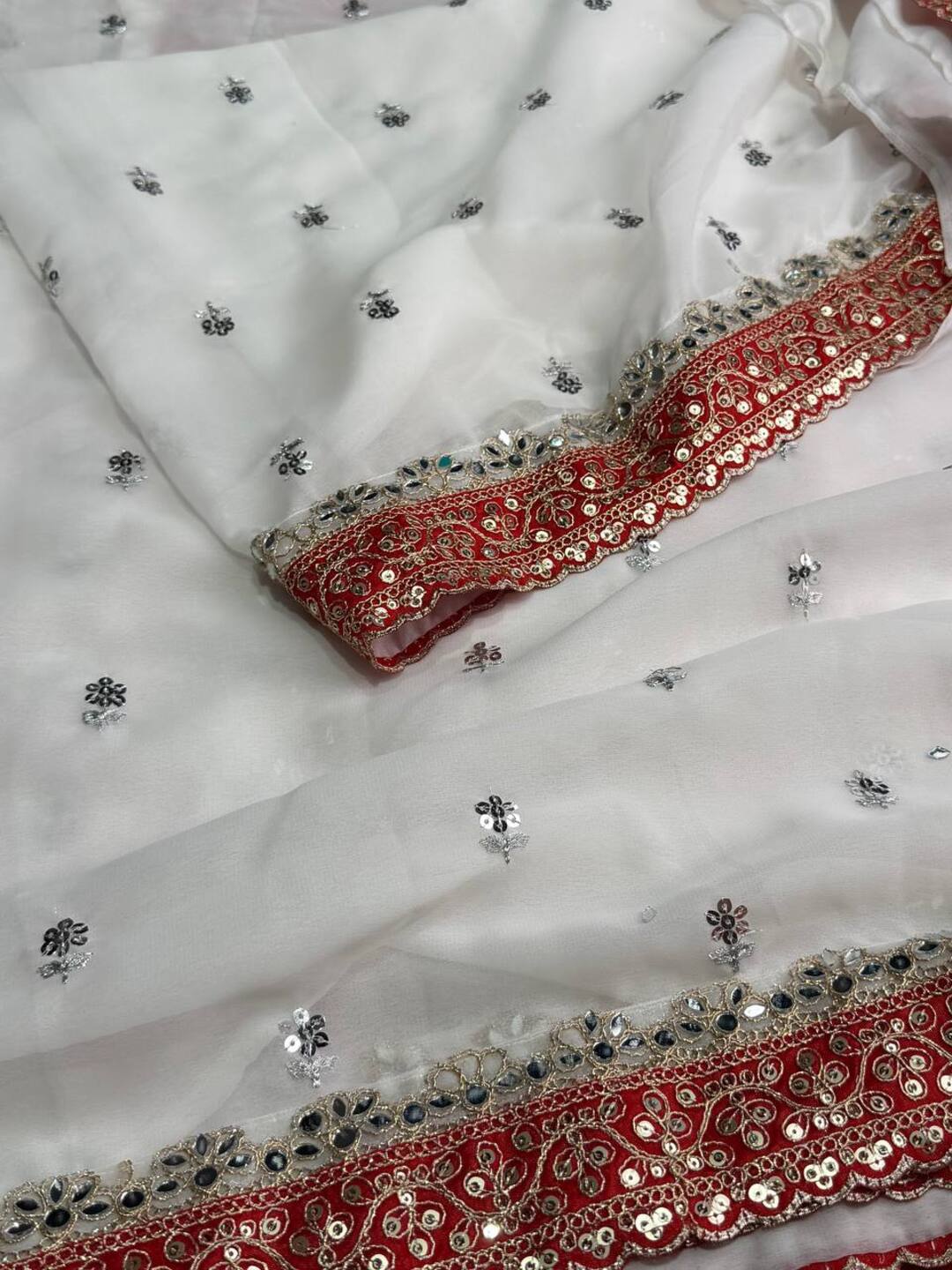 White With Chili Red blouse Georgette Chiffon Silk Saree