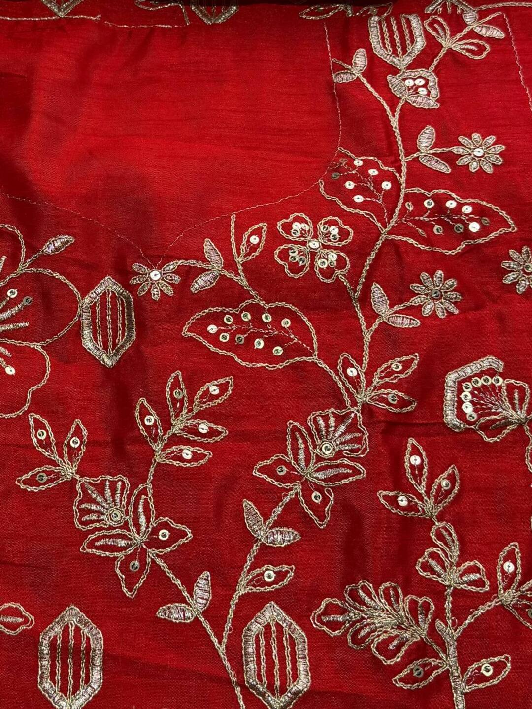 White With Chili Red blouse Georgette Chiffon Silk Saree