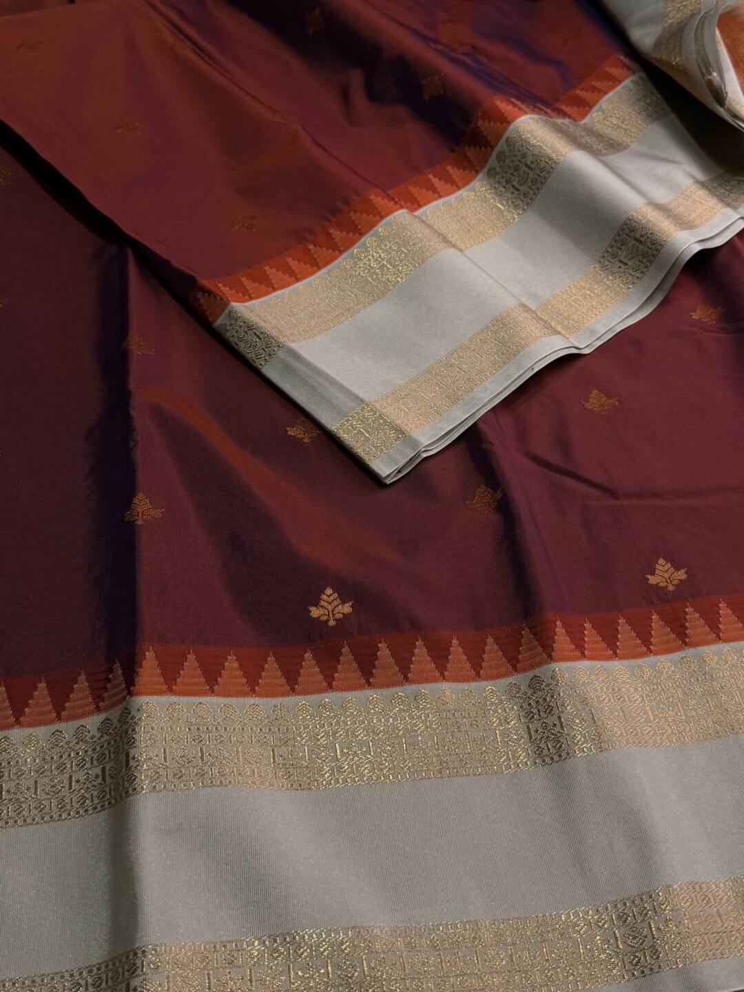 Dual Tone Brown Semi Kanchi Silk Saree