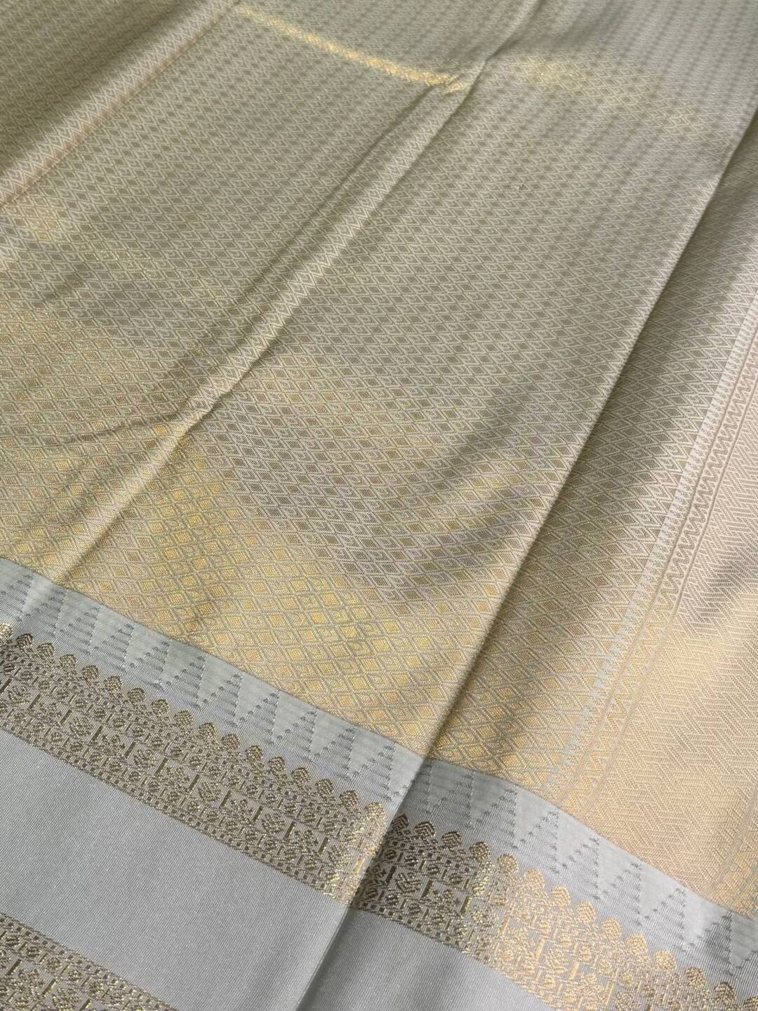 Dual Tone Brown Semi Kanchi Silk Saree