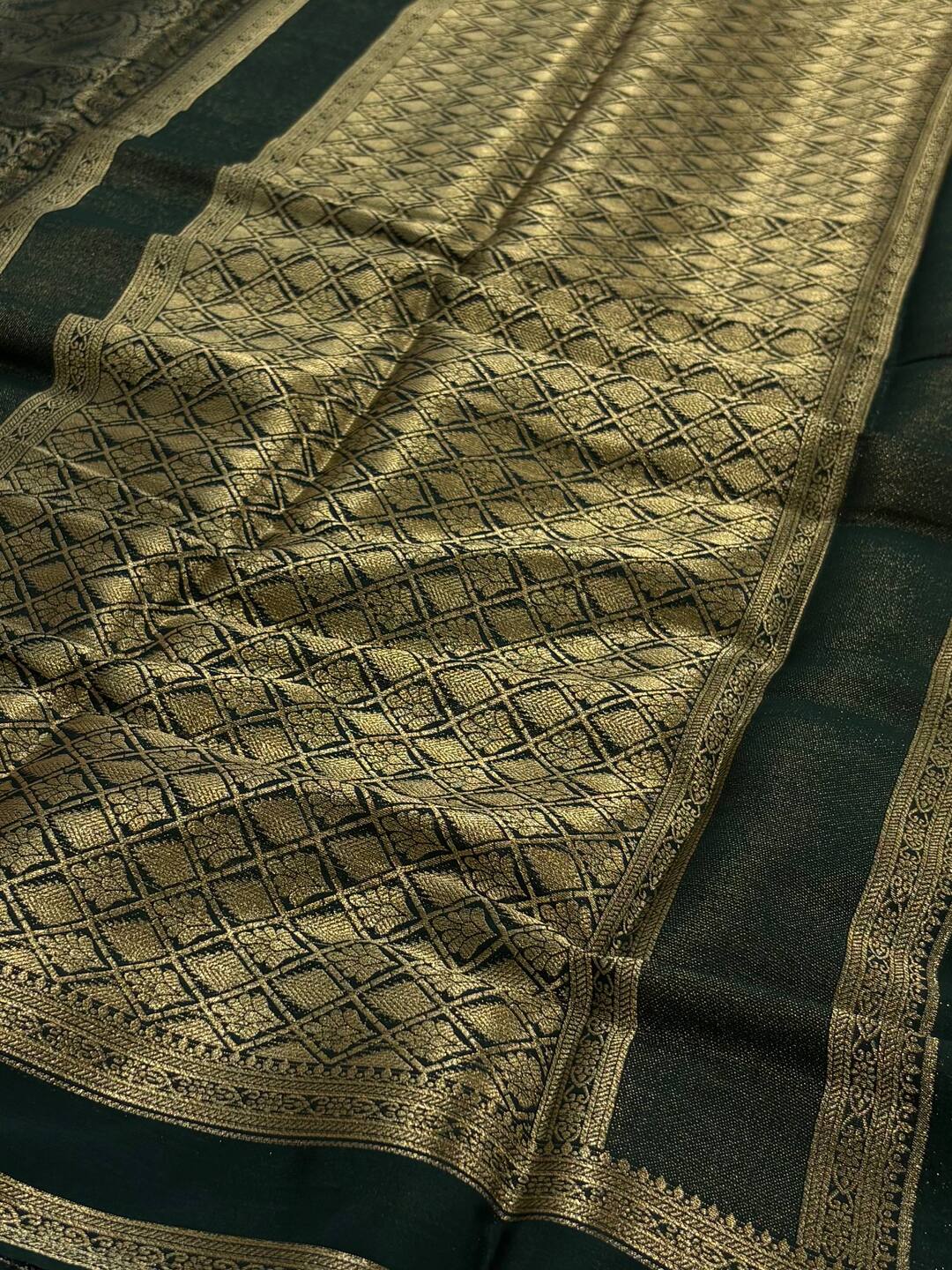 Emerald Green Chiffon Silk Saree