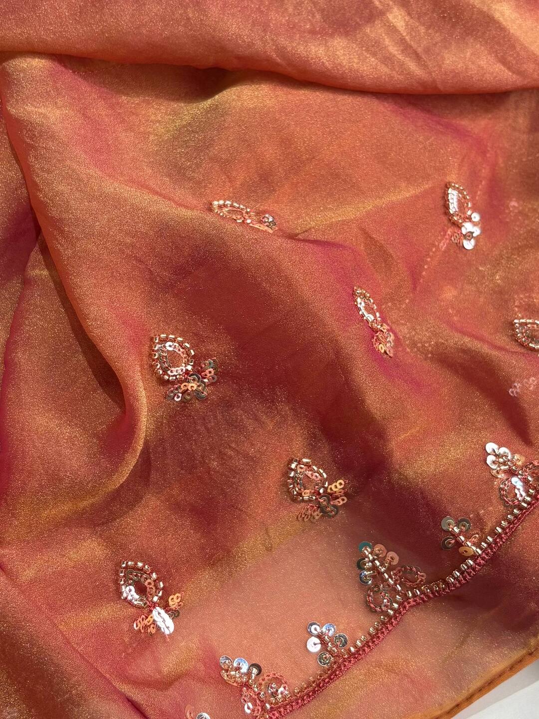 Dual Tone Pink Georgette Saree