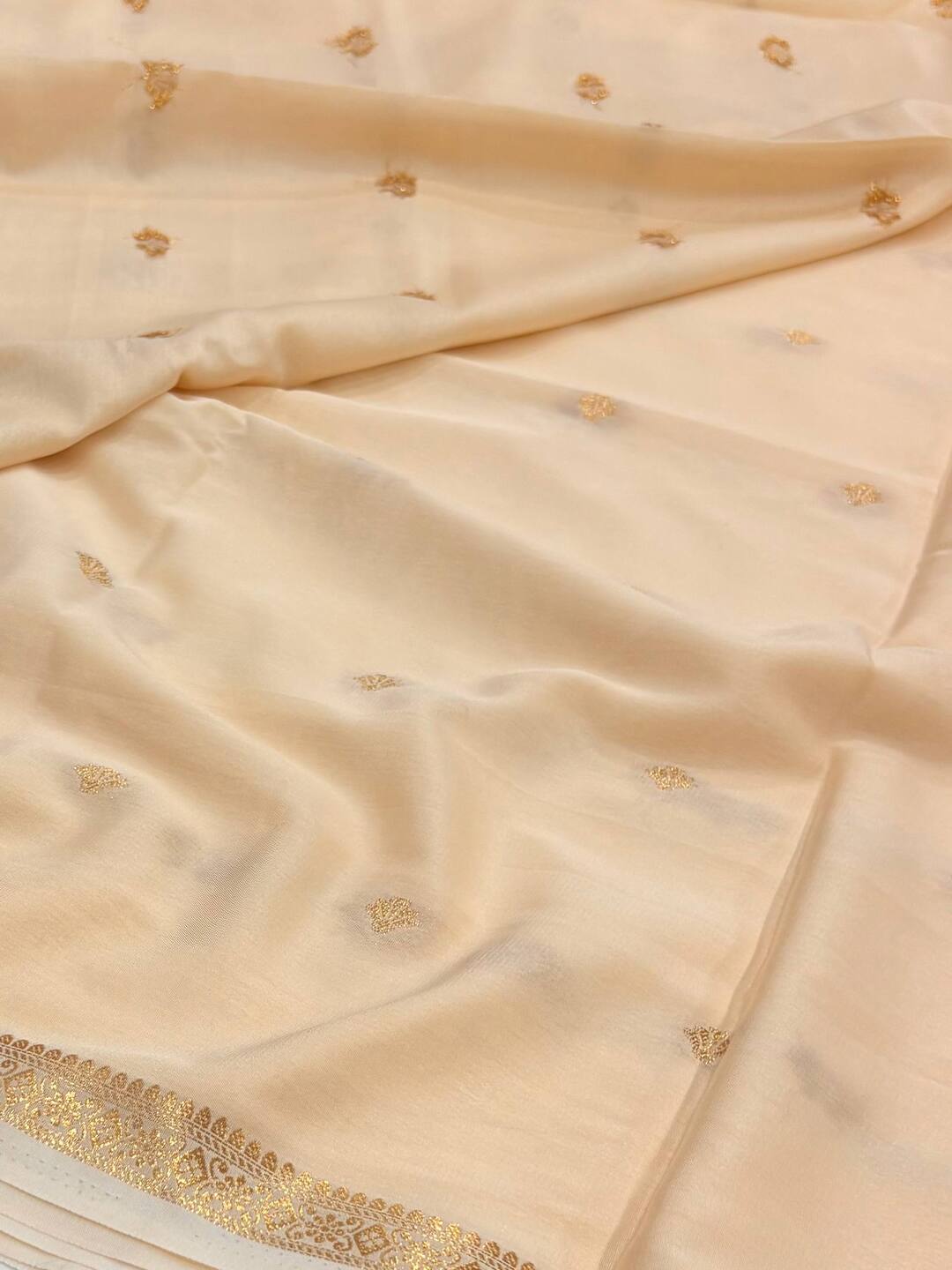 Off White Semi Mysore Chiffon Saree