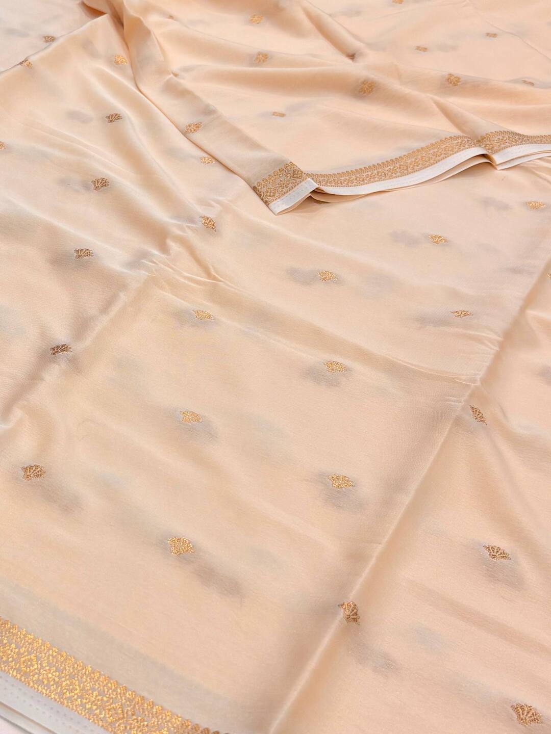 Off White Semi Mysore Chiffon Saree