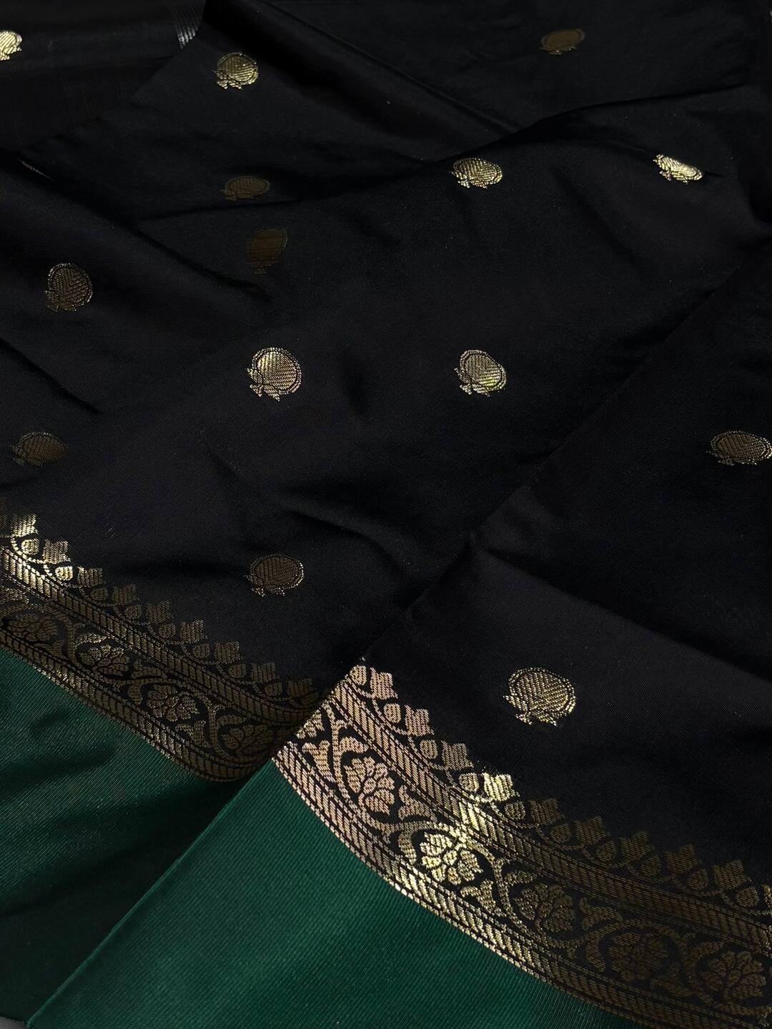 Black With Plain Border Cotton Silk Saree