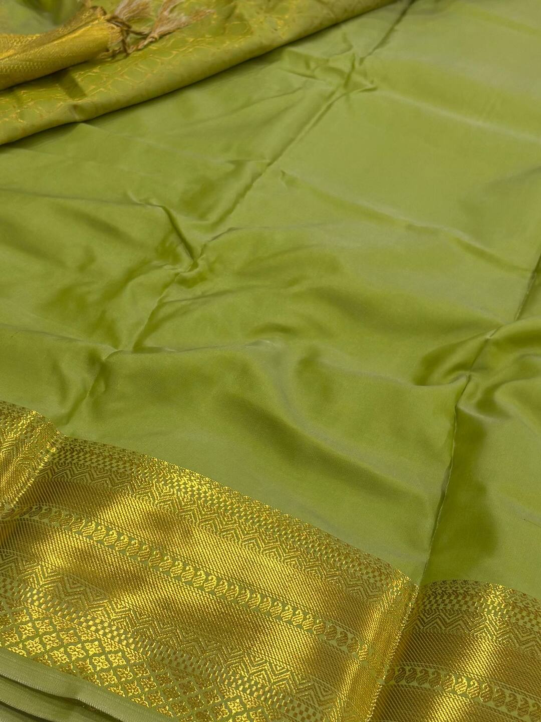 Apple Green Cotton Silk Saree