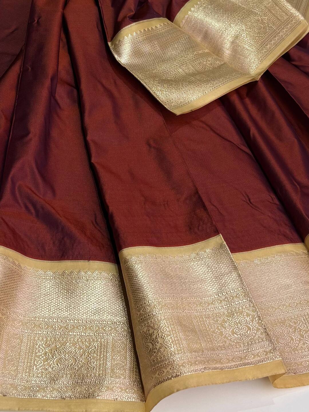 Dual Tone Maroon Cotton Silk Saree