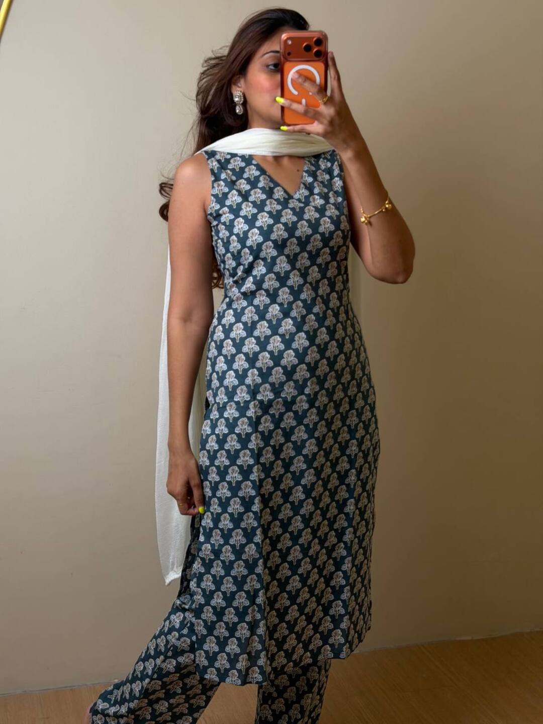 Blue Sleeveless 3pc kurti Suit