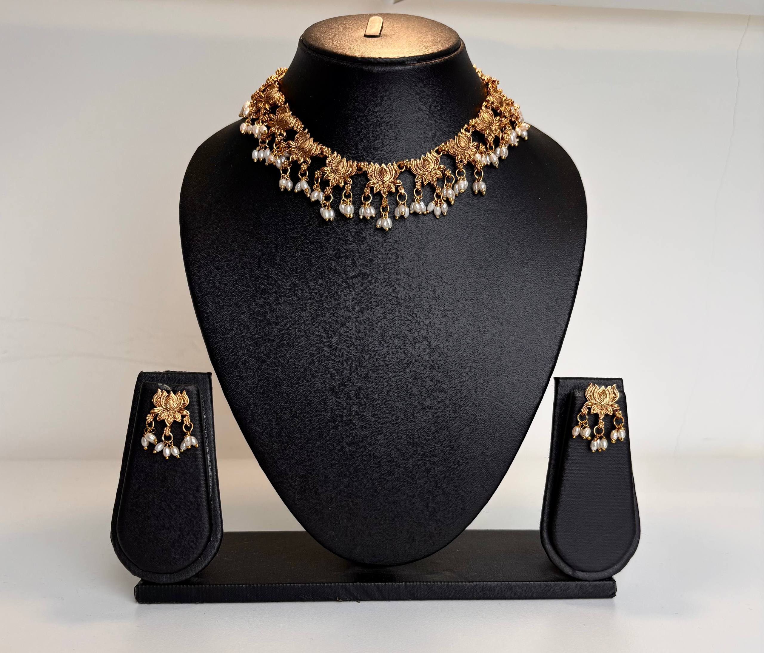 Necklace with Earrings Antique Jewellery