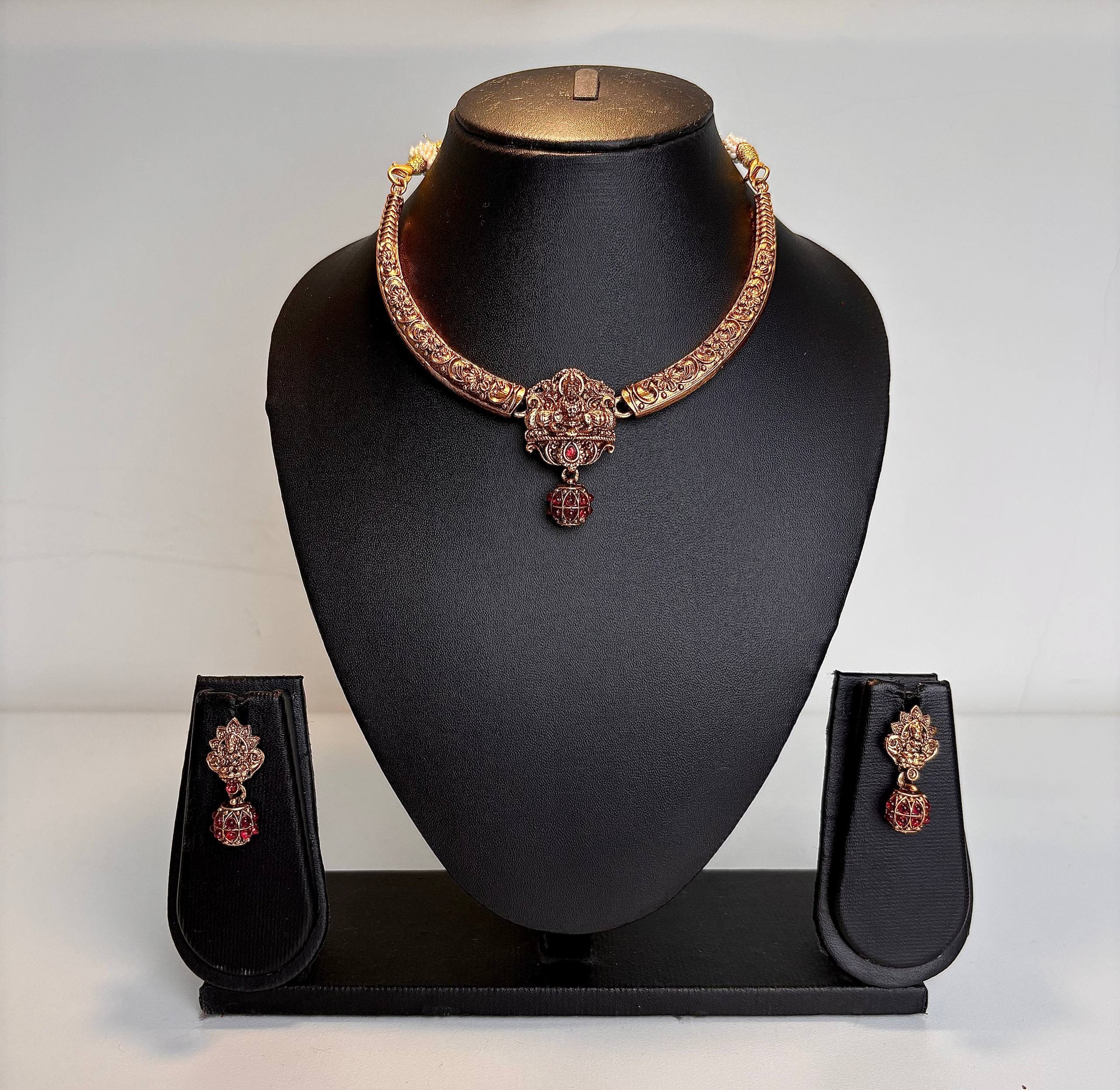 Necklace with Earrings Antique Jewellery