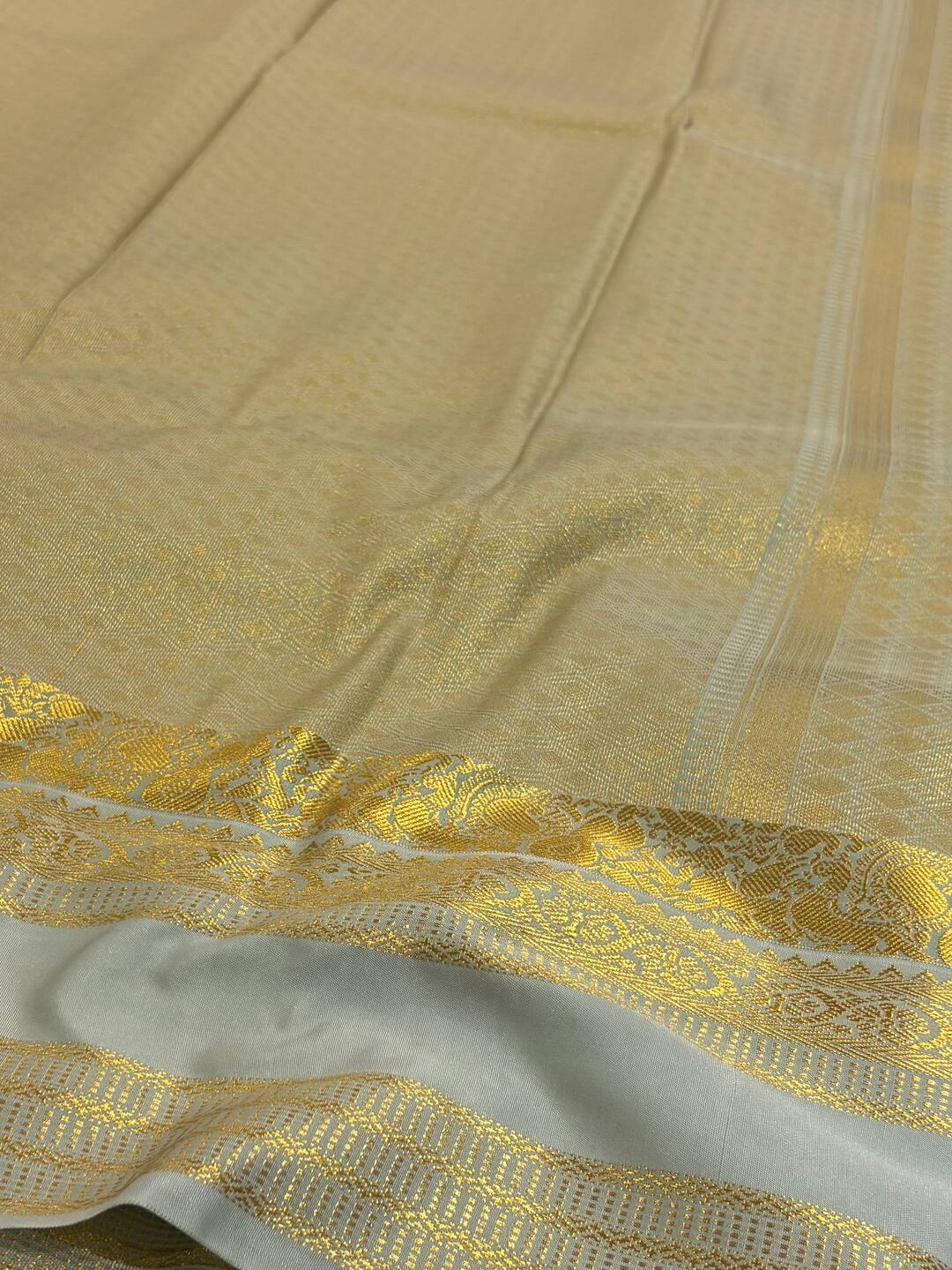 Maroon Checked Semi Kanchi Silk Saree