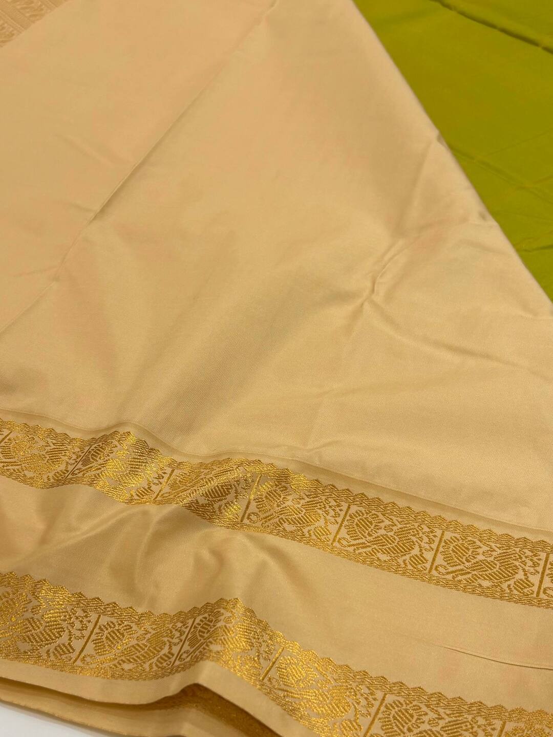 Apple Green Checked Semi Kanchi Silk Saree